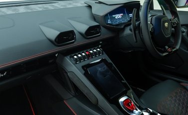 Lamborghini Huracan LP 640-4 EVO 18