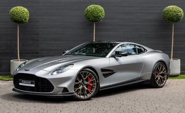 Aston Martin Vanquish V12 2