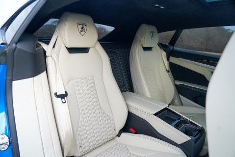 Lamborghini Urus V8 12