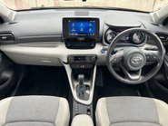 Toyota Yaris EXCEL FHEV 10