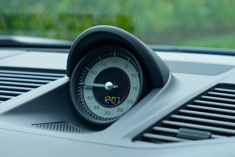 Porsche 911 CARRERA GTS PDK 13