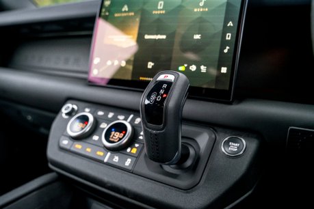 Land Rover Defender 90 V8. NOW SOLD. SIMILAR REQUIRED. PLEASE CALL 01903 254800. 24