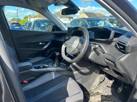 Peugeot 2008 PURETECH S/S ALLURE PREMIUM 9