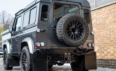 Land Rover Defender 90 XS Bowler 21
