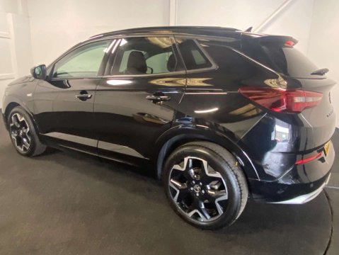 Vauxhall Grandland 1.5 Grandland Ultimate TD Auto 5dr 3