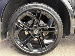 Volkswagen Tiguan 1.5 TSI eHybrid 19.7kWh R-Line SUV 5dr Petrol Plug-in Hybrid DSG Euro 6 (s/ 15