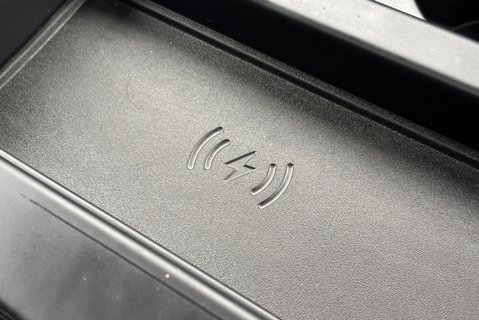 Land Rover Defender 130 D300 Outbound 5dr 32