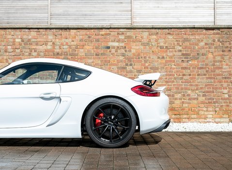 Porsche Cayman GT4 22
