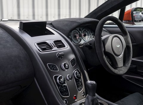 Aston Martin Vantage GT8 15