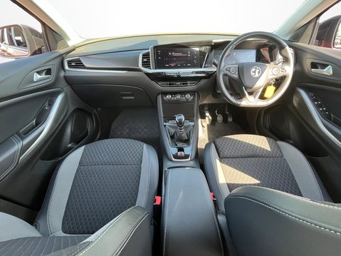 Vauxhall Grandland 1.2 Turbo SRi 5dr 13