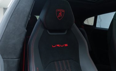 Lamborghini Urus PERFORMANTE 16