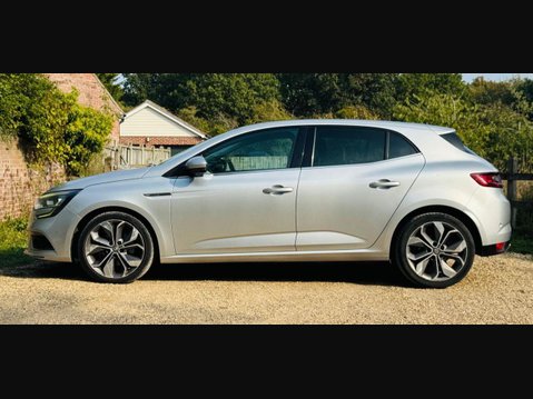 Renault Megane 1.6 dCi Signature Nav Hatchback 5dr Diesel Manual Euro 6 (s/s) (130 ps) 5