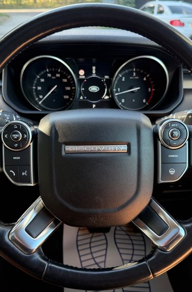 Land Rover Discovery TD6 HSE LUXURY -TOWBAR-21 INCH ALLOYS-DIGITAL TV-BLIND SPOT ASSIST-REAR TVS 