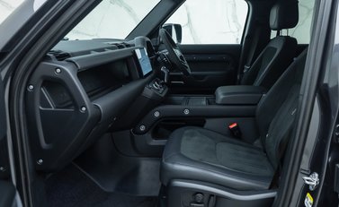 Land Rover Defender 110 V8 P525 19