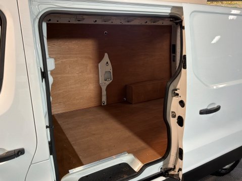 Renault Trucks Uk Trafic 2.0 dCi Blue LL30 Panel Van 5dr Diesel Manual L2 H1 Euro 6 (s/s) 9