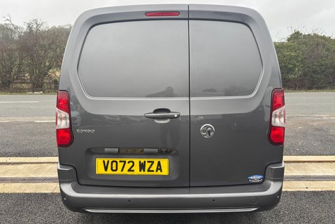 Vauxhall Combo L2H1 2300 100ps Pro Panel Van - Sat Nav / Rear Camera 14