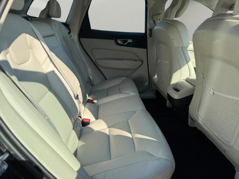 Volvo XC60 2.0 D4 Momentum Auto AWD Euro 6 (s/s) 5dr 41