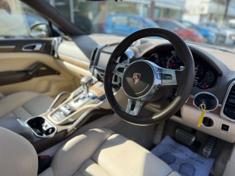 Porsche Cayenne 4.8 Cayenne V8 T Tip S 4WD 5dr 10