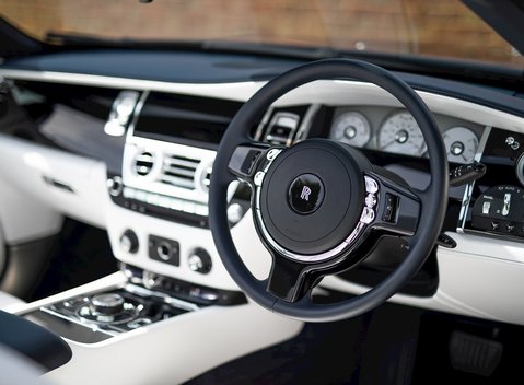 Rolls-Royce Dawn 13