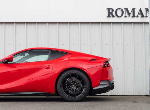 Ferrari 812 Superfast 33