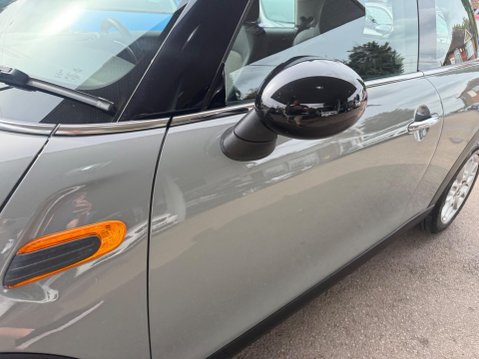 Mini Hatch 1.5 Cooper Euro 6 (s/s) 3dr 28