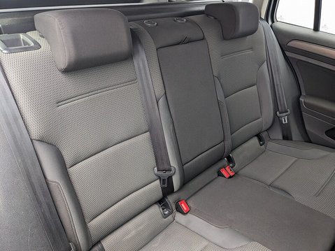 Volkswagen Golf SE NAVIGATION TDI DSG 16