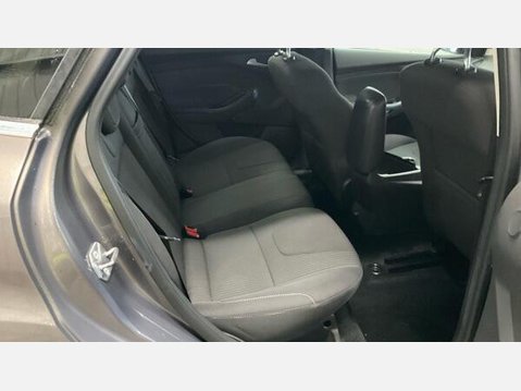 Ford Focus 1.0T EcoBoost Titanium Euro 5 (s/s) 5dr 9