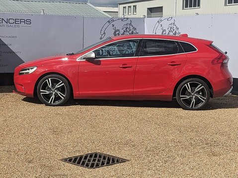 Volvo V40 D2 R-DESIGN PRO 4