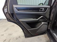 Porsche Cayenne 2.9 Cayenne V6 S Auto 4WD 5dr 67