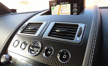 Aston Martin DBS Ultimate 18