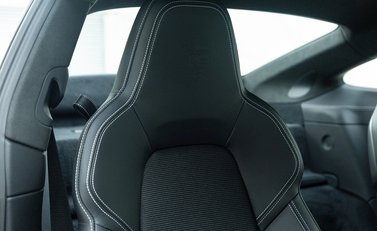 Porsche 911 (992) GT3 Touring 11