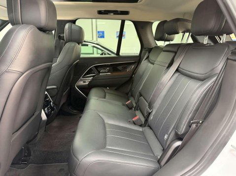 Land Rover Range Rover 3.0 D350 MHEV HSE SUV 5dr Diesel Auto 4WD Euro 6 (s/s) (350 ps) 36