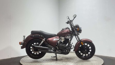 Keeway Superlight 125 2024 ONLY 800 MILES MOT SERVICED 125CC CRUISER BIKE
