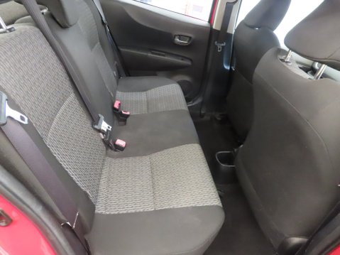 Toyota Yaris VVT-I ICON PLUS 8