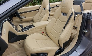 Maserati Grancabrio Sport 4