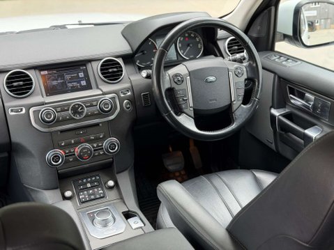 Land Rover Discovery 3.0 Discovery Graphite SDV6 Auto 4WD 5dr 29