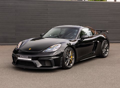 Porsche Cayman GT4 (718) 2