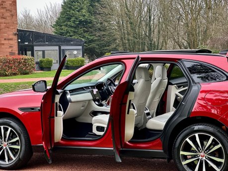 Jaguar F-Pace R-DYNAMIC BLACK 31