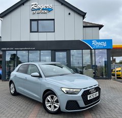 Audi A1 SPORTBACK 1.0 TFSI TECHNIK 1