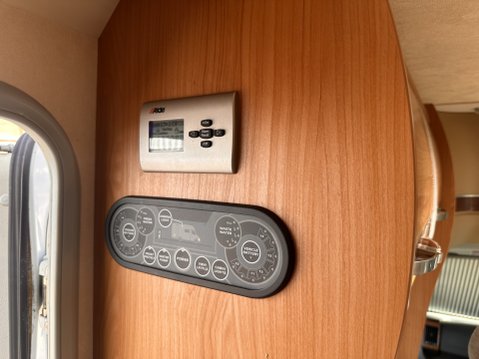 Peugeot Boxer AUTOCRUISE OAKMONT 4 BERTH 3.0 LOW PROFILE ISLAND BED 26