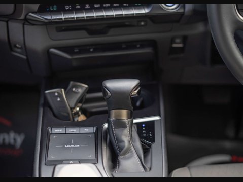 Lexus Ux 2.0 UX 250h 4x2 CVT 5dr PREMIUM SPORT EDITION 27
