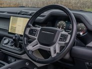 Land Rover Defender D300 X-Dynamic HSE 14