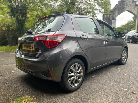 Toyota Yaris VVT-I ICON 17