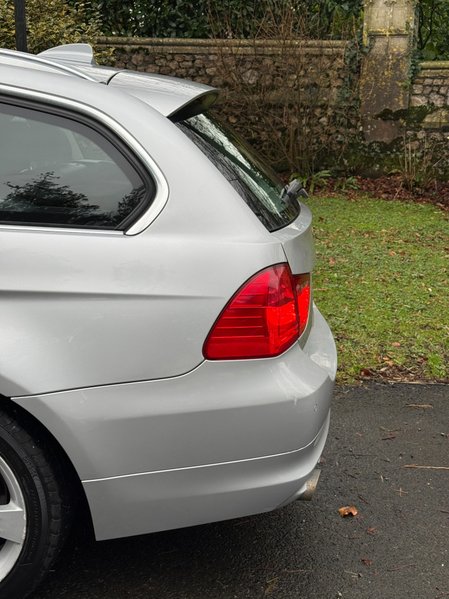 BMW 3 Series 318D EXCLUSIVE EDITION TOURING 34