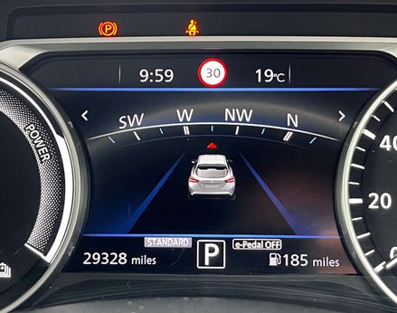 Nissan Juke 1.6 Juke Premiere Edition HEV CVT 5dr 33
