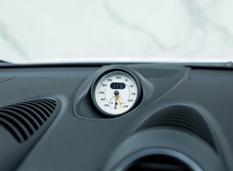 Porsche Cayman GT4 718 24