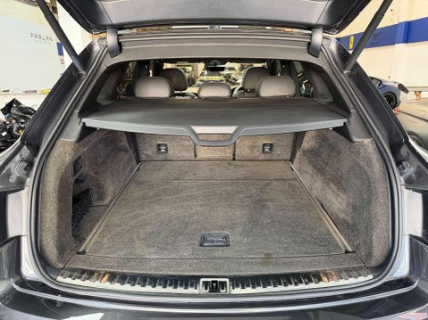 Bentley Bentayga 4.0 V8 SUV 5dr Petrol Auto 4WD Euro 6 (s/s) (550 ps) 59
