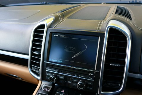 Porsche Cayenne 3.0 Cayenne S Hybrid Tiptronic S 4WD 5dr 35