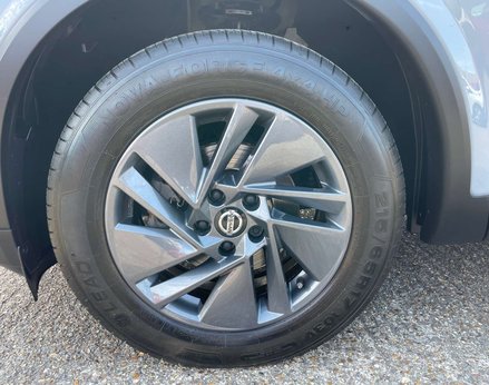 Nissan Qashqai 1.3 Qashqai Acenta Premium DiG-T MHEV 5dr 13
