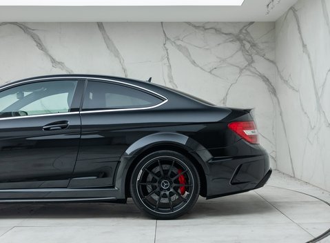 Mercedes-Benz C63 AMG Black Series 38